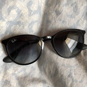 Black ray bans